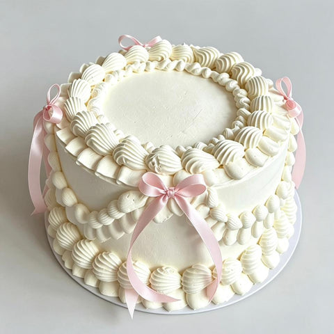 Vintage Round Bow Cake