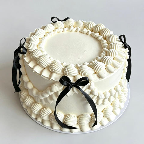 Vintage Round Bow Cake