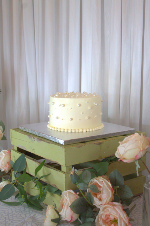 Ivory Pearl Wedding Cake