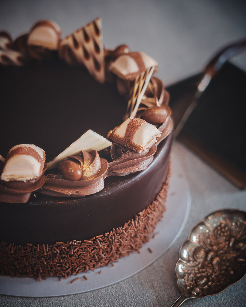 Chocolate mousse cake with kinder - Starbake Patisseries